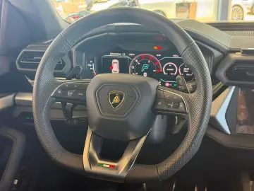 LAMBORGHINI Urus SE   5 Jahre Servicepaket   Panorama   uvm.