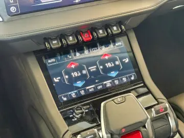 LAMBORGHINI Urus SE   5 Jahre Servicepaket   Panorama   uvm.