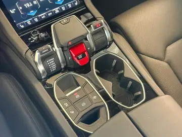 LAMBORGHINI Urus SE   5 Jahre Servicepaket   Panorama   uvm.