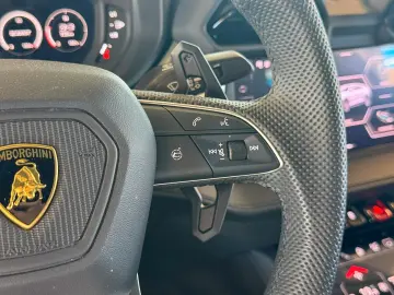 LAMBORGHINI Urus SE   5 Jahre Servicepaket   Panorama   uvm.