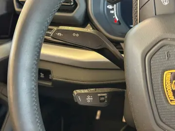 LAMBORGHINI Urus SE   5 Jahre Servicepaket   Panorama   uvm.