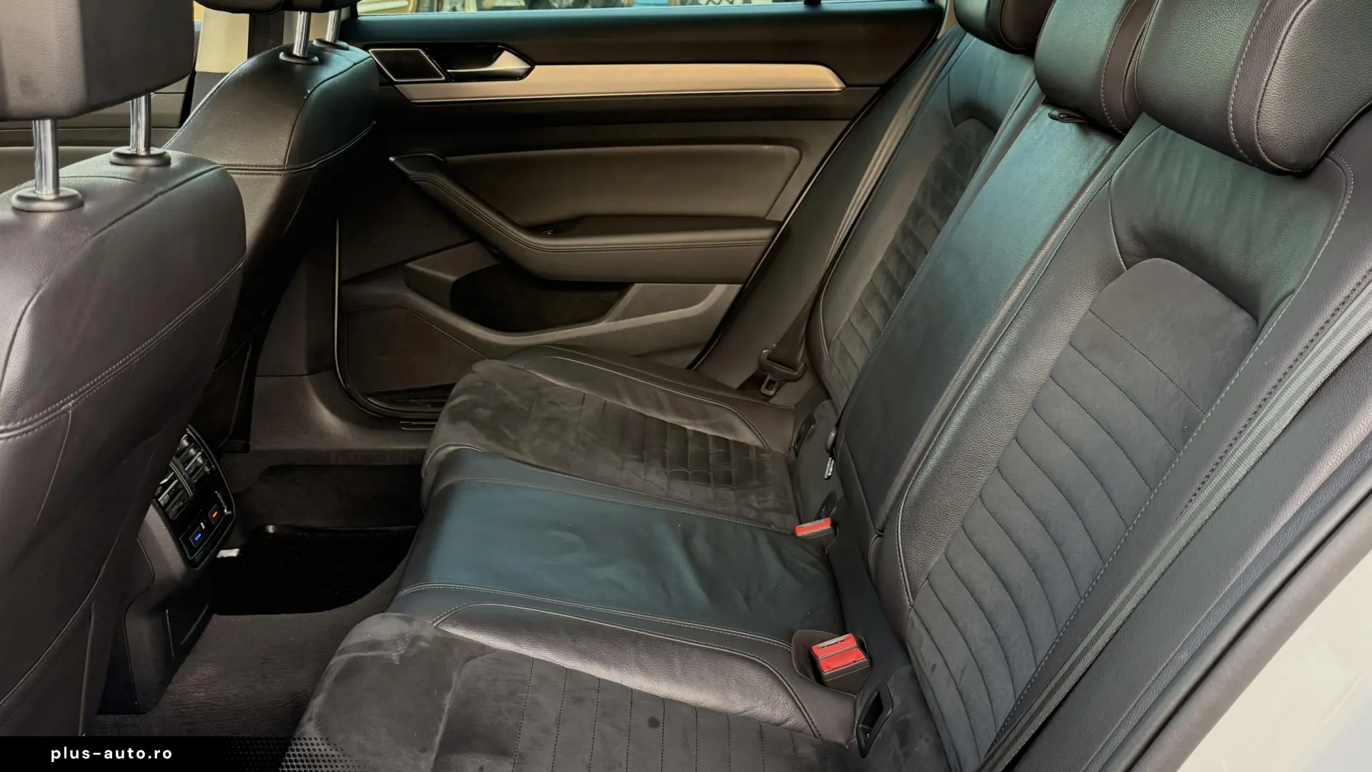 Volkswagen Passat 1.6 TDI DSG R-Line