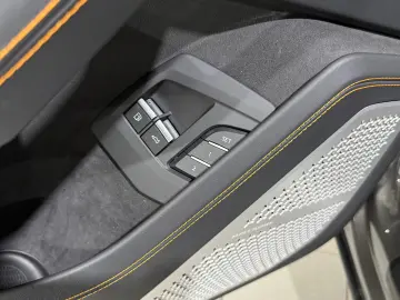 Lamborghini Urus SE ANIMA B&O PANO HUD MASSAGE 23