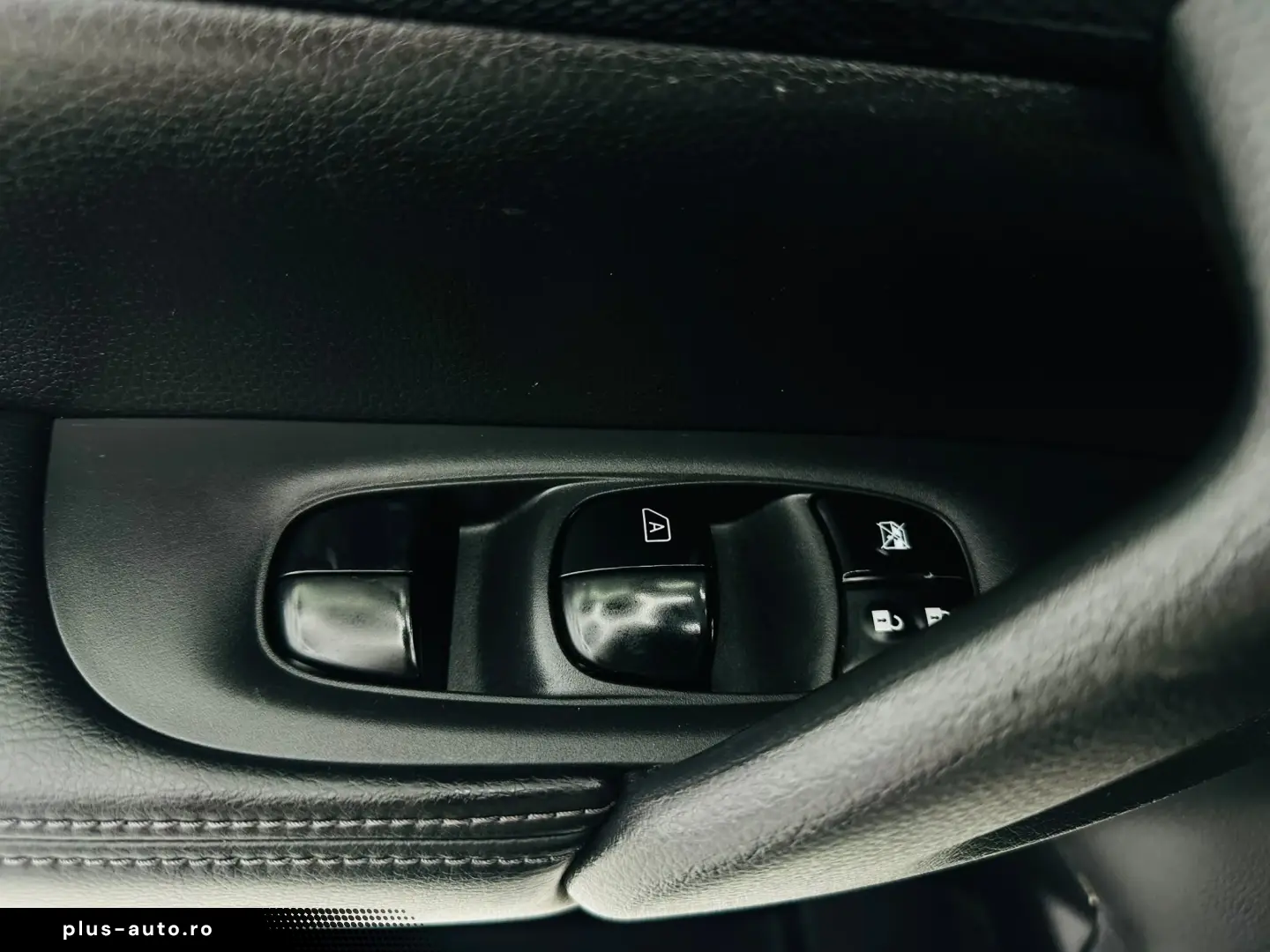NISSAN X-TRAIL 2018 1.6D E6 7 Locuri Garantie 12 Luni Rate A