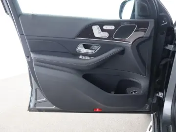 MERCEDES-BENZ GLS 400 d 4M AMG Pano AHK Distronic Ai…