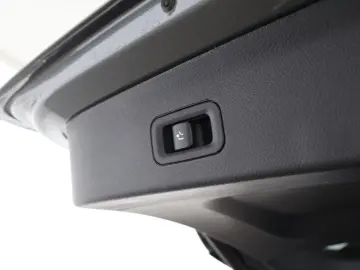 MERCEDES-BENZ GLS 400 d 4M AMG Pano AHK Distronic Ai…