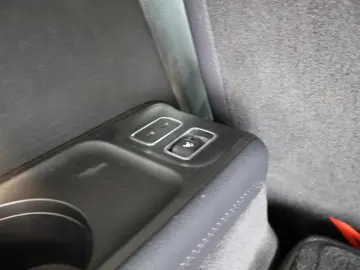 MERCEDES-BENZ GLS 400 d 4M AMG Pano AHK Distronic Ai…