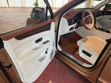 BENTLEY Bentayga Azure Edition 1 Long Wheelbase