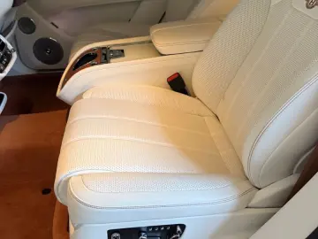 BENTLEY Bentayga Azure Edition 1 Long Wheelbase