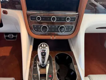 BENTLEY Bentayga Azure Edition 1 Long Wheelbase