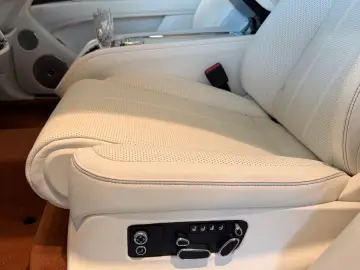 BENTLEY Bentayga Azure Edition 1 Long Wheelbase