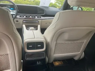 MERCEDES-BENZ GLS 400 d 4M AMG PanoDach Distro 360Ka…