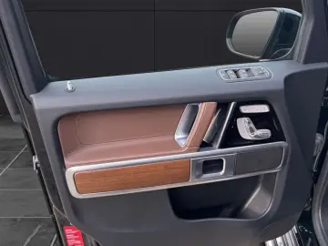 MERCEDES-BENZ G 350 d AMG Schiebedach AHV Multibeam