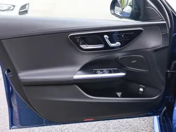 Mercedes-Benz C 220 d AMG Line • PANO • 360  • DISTRONIC