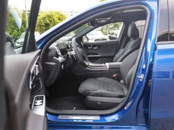 Mercedes-Benz C 220 d AMG Line • PANO • 360  • DISTRONIC