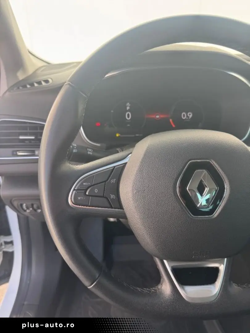 renault  megane  sedan  1.3 TCe 140 GPF techno EDC