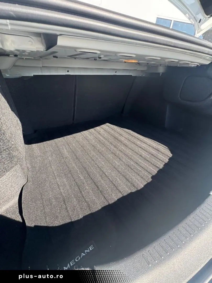 renault  megane  sedan  1.3 TCe 140 GPF techno EDC
