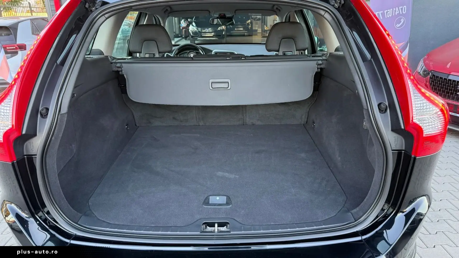 VOLVO XC60 2017 — imagine 7