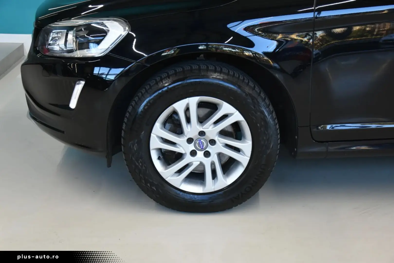 VOLVO XC60 2017 — imagine 8
