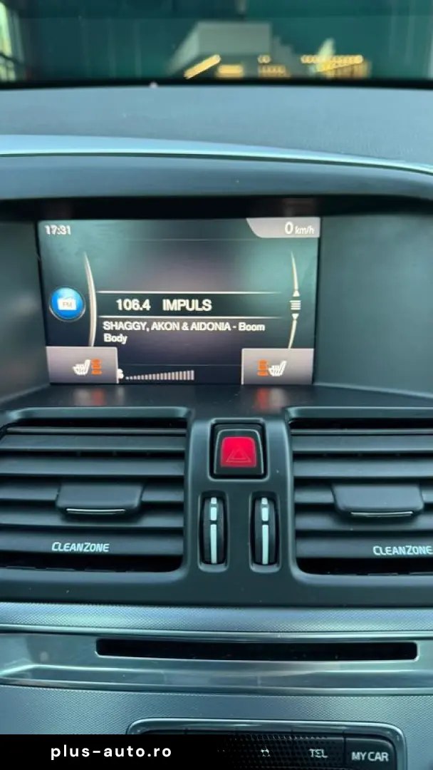 VOLVO XC60 2017 — imagine 22