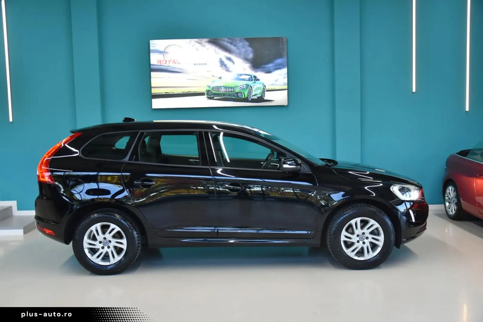 VOLVO XC60 2017 — imagine 32