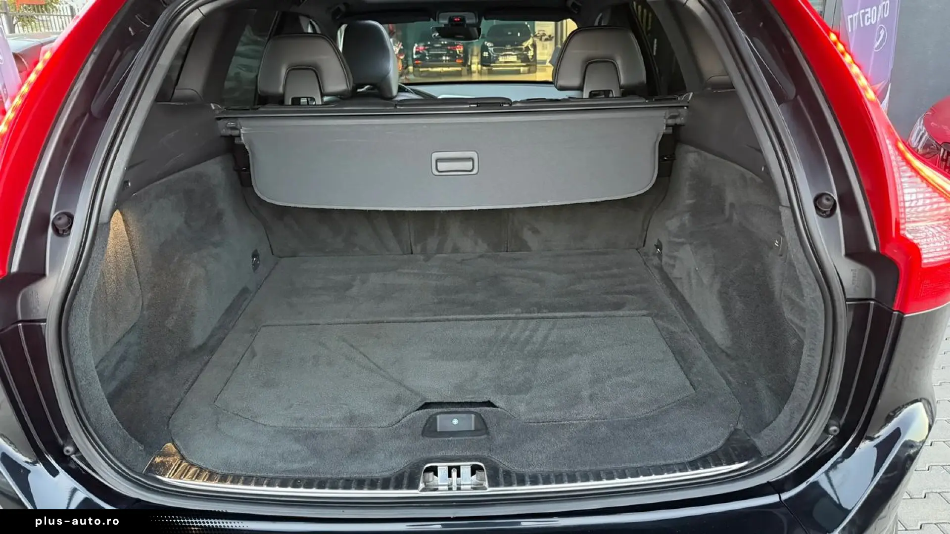 VOLVO XC60 2015 — imagine 17