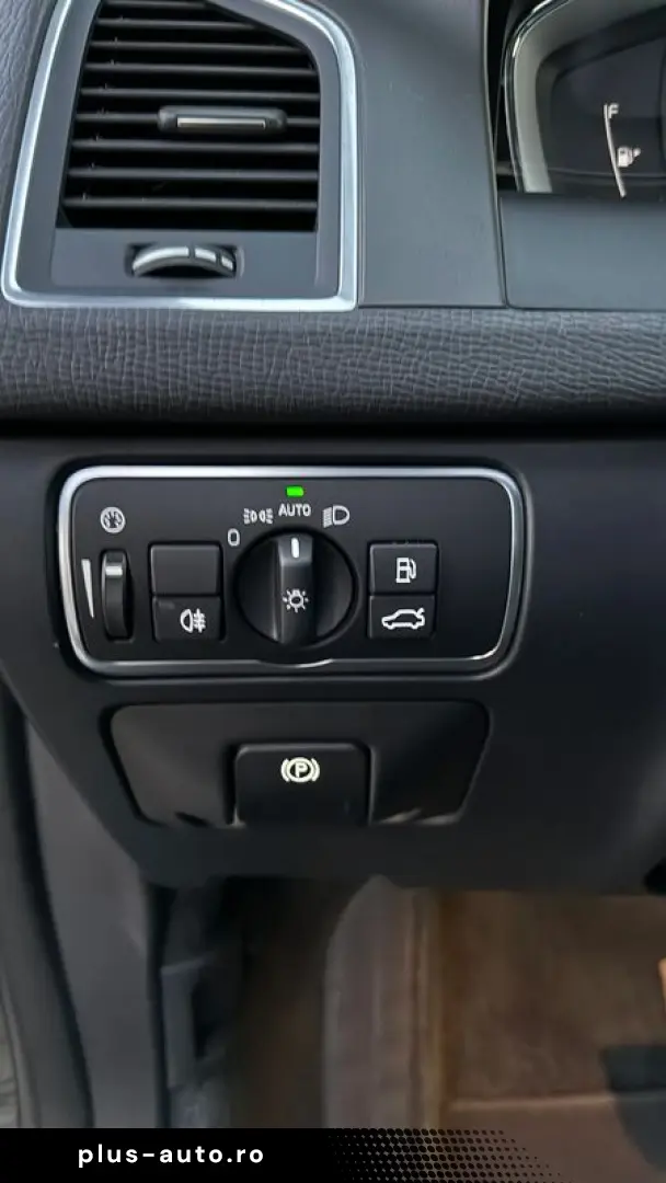 VOLVO XC60 2015 — imagine 24