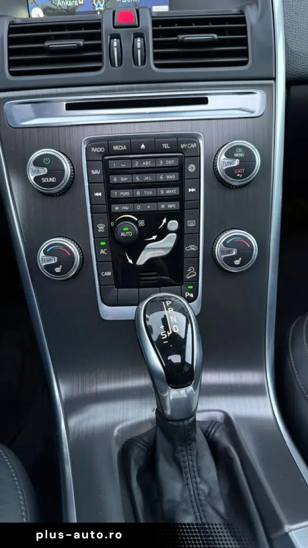 VOLVO XC60 2015 — imagine 27