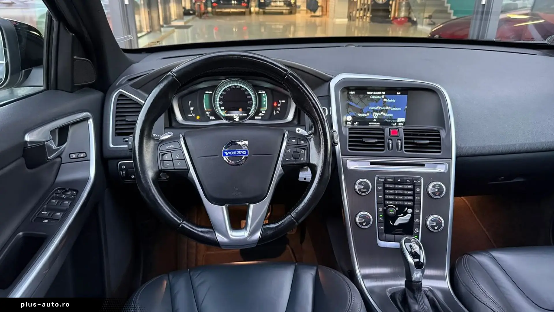 VOLVO XC60 2015 — imagine 37
