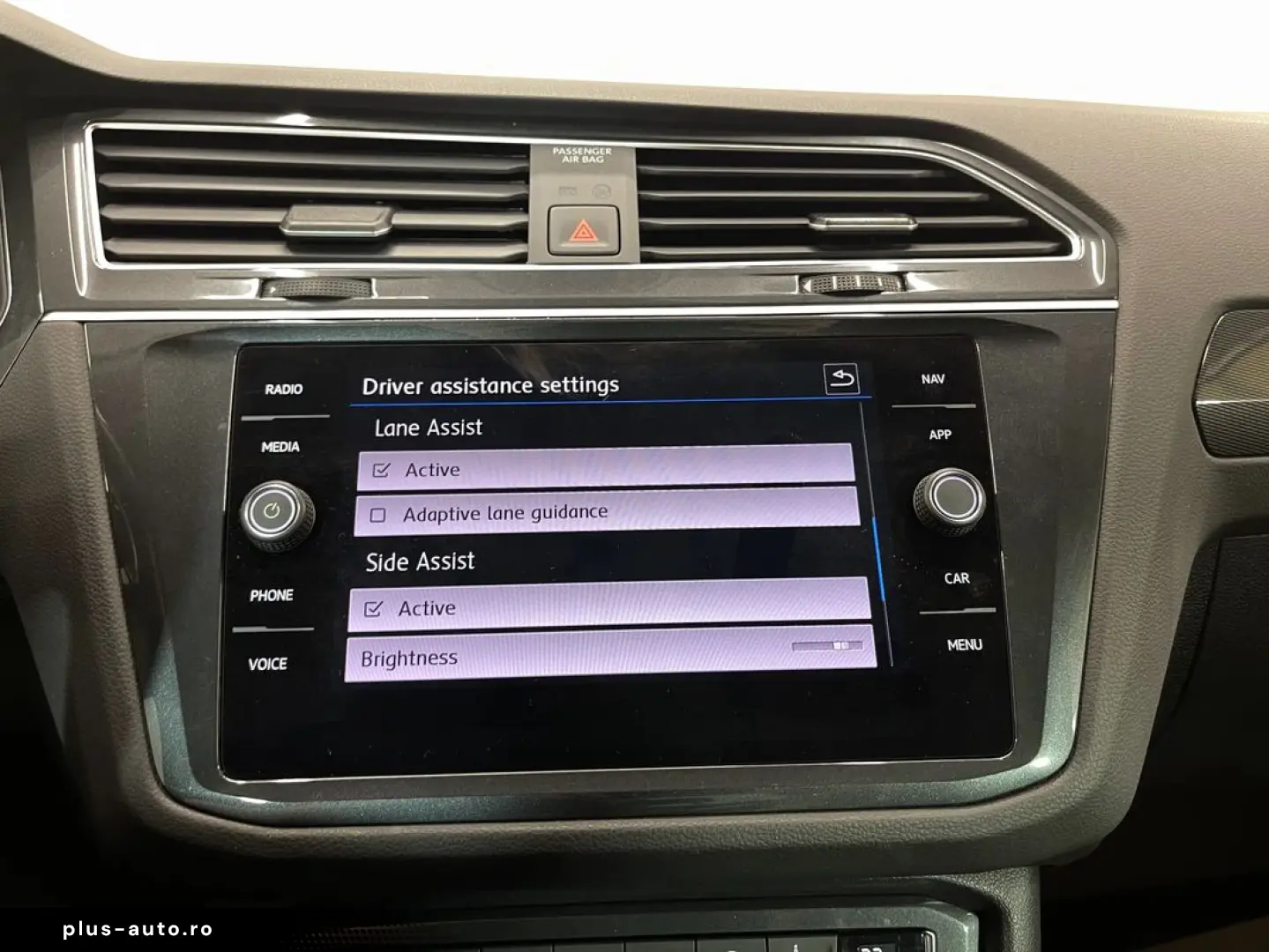 VOLKSWAGEN Tiguan 2019 — imagine 30