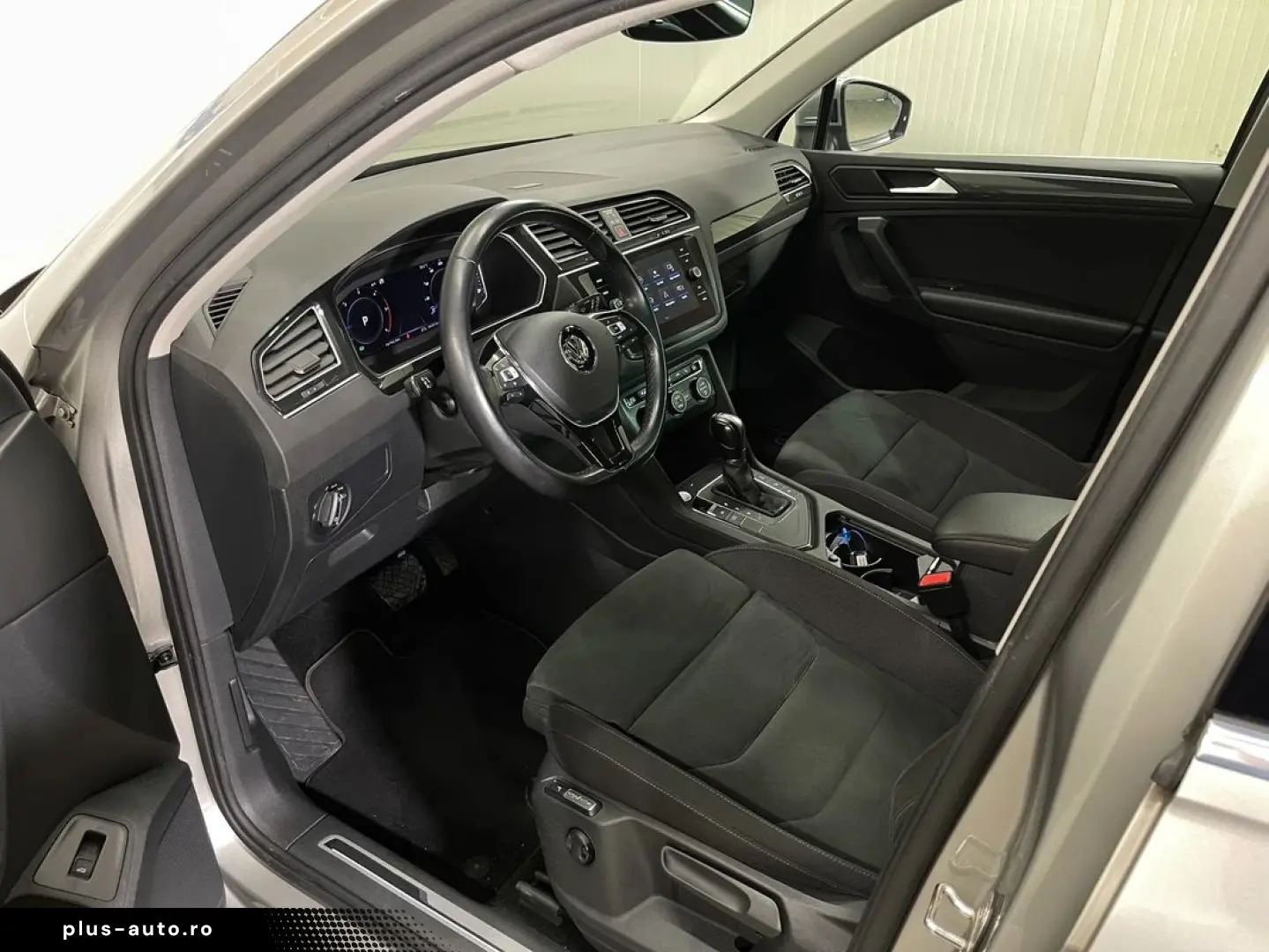 VOLKSWAGEN Tiguan 2019 — imagine 48