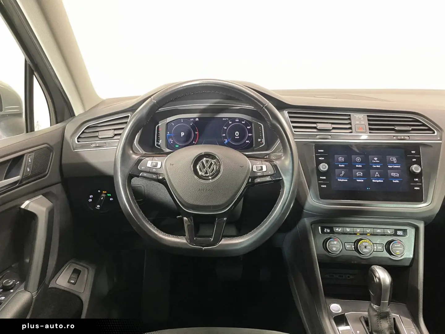 VOLKSWAGEN Tiguan 2019 — imagine 49