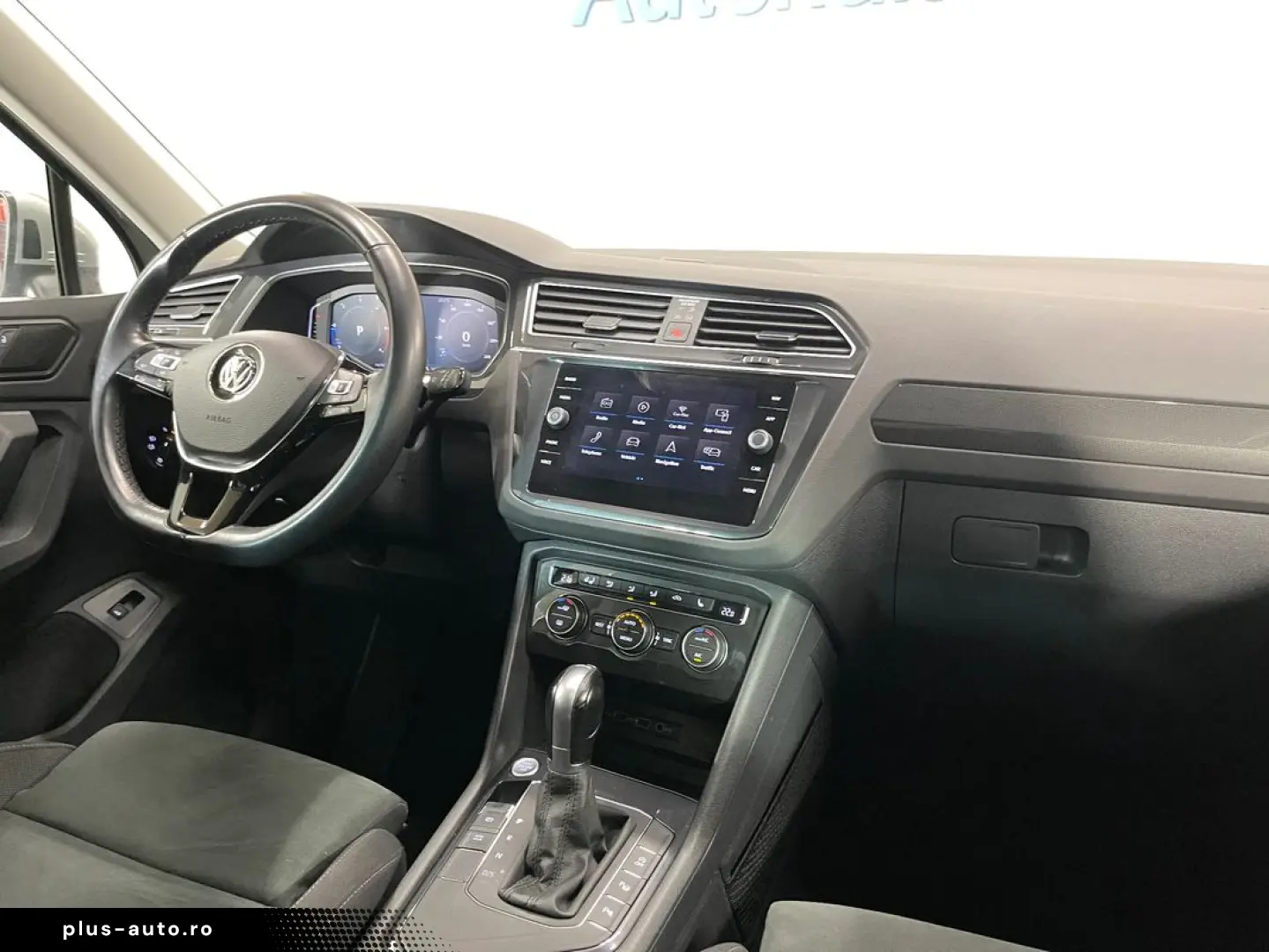 VOLKSWAGEN Tiguan 2019 — imagine 52