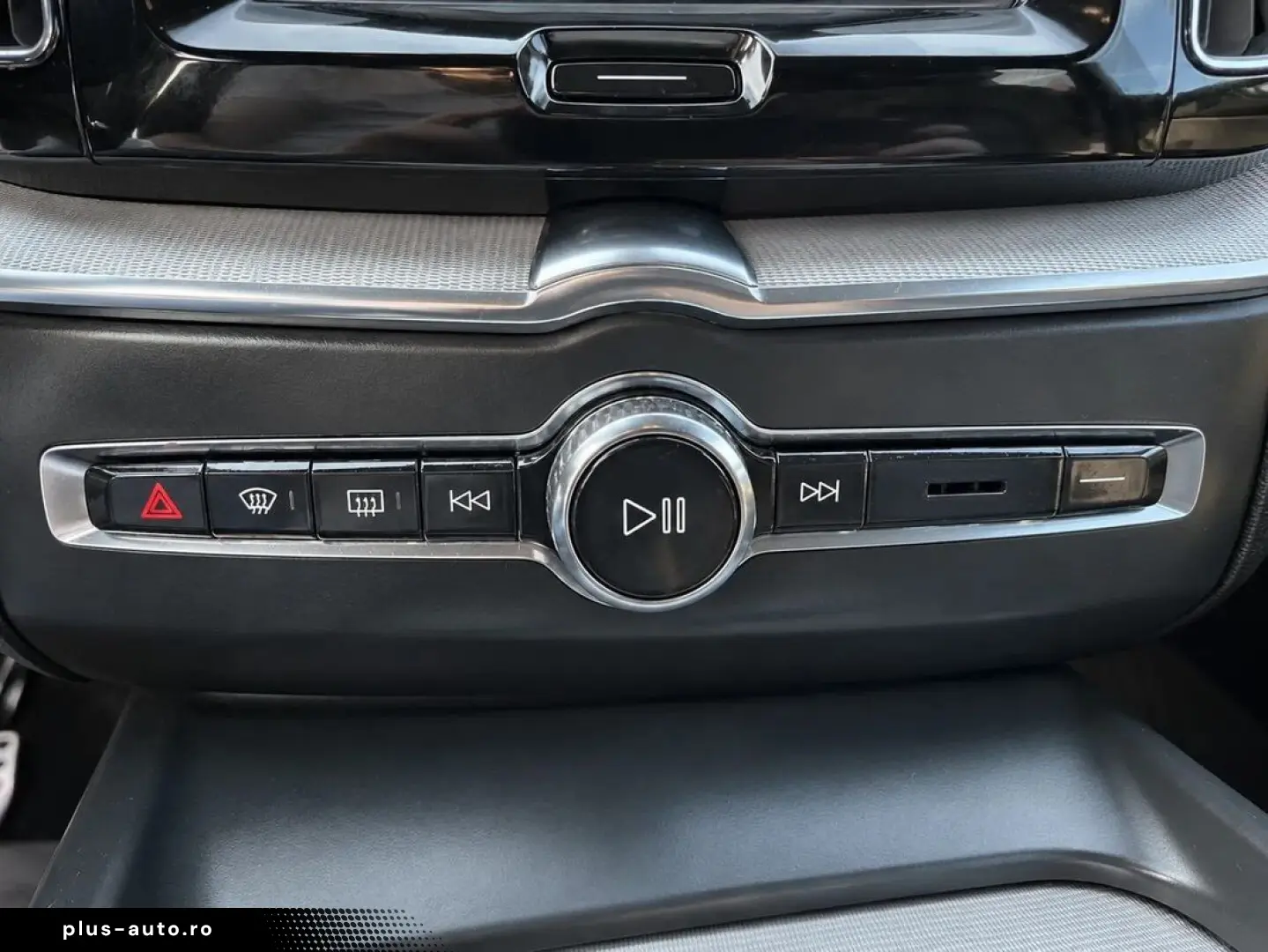 VOLVO XC60 2021 — imagine 14