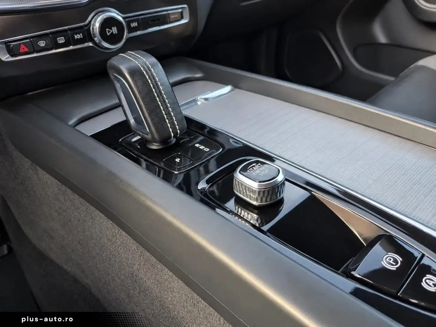 VOLVO XC60 2021 — imagine 26