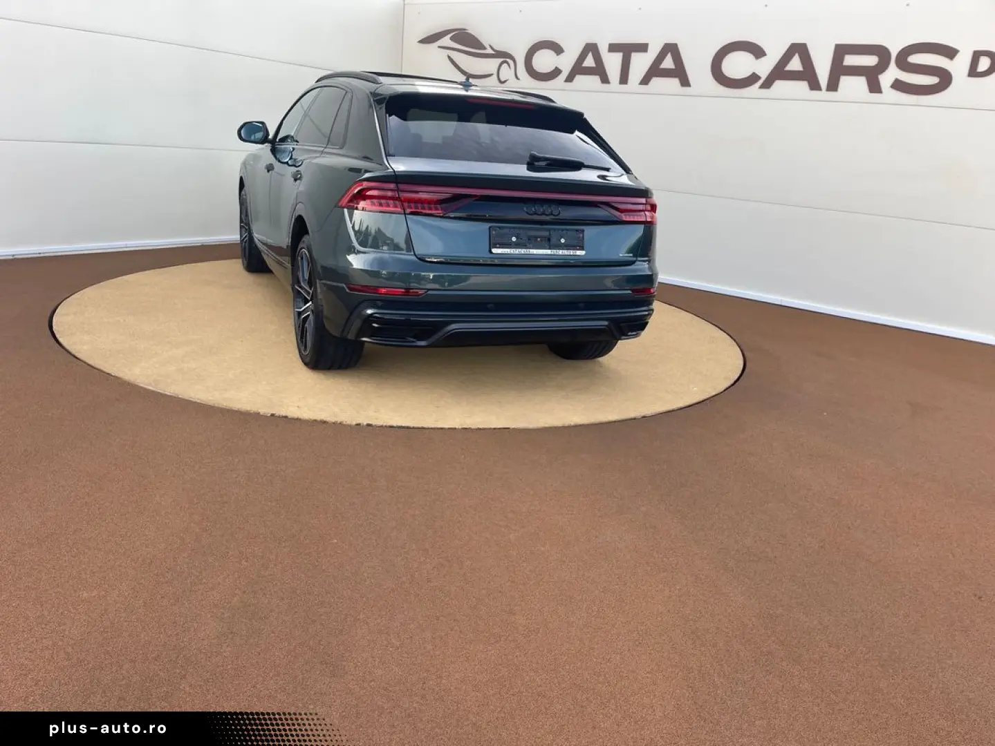 Audi Q8 50TDI  Matrix  Panoramic  Ventilație  B&O  Head UP