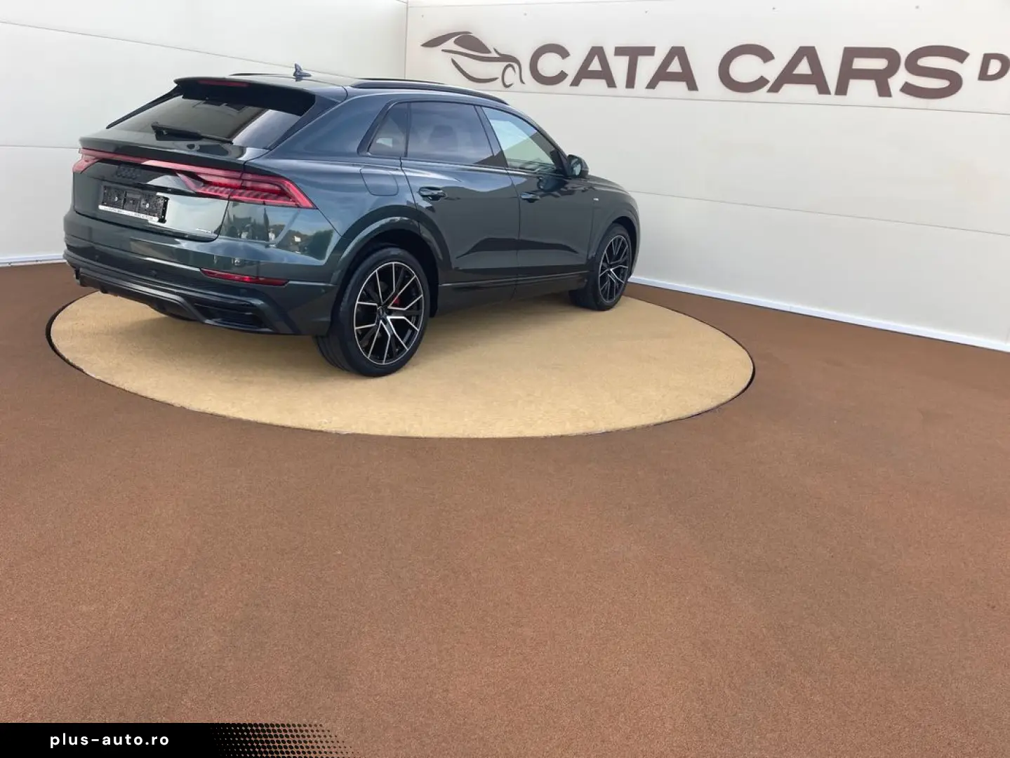 Audi Q8 50TDI  Matrix  Panoramic  Ventilație  B&O  Head UP
