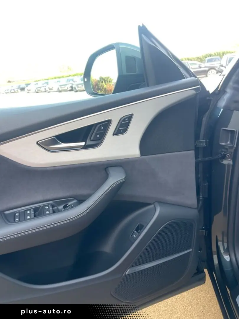 Audi Q8 50TDI  Matrix  Panoramic  Ventilație  B&O  Head UP