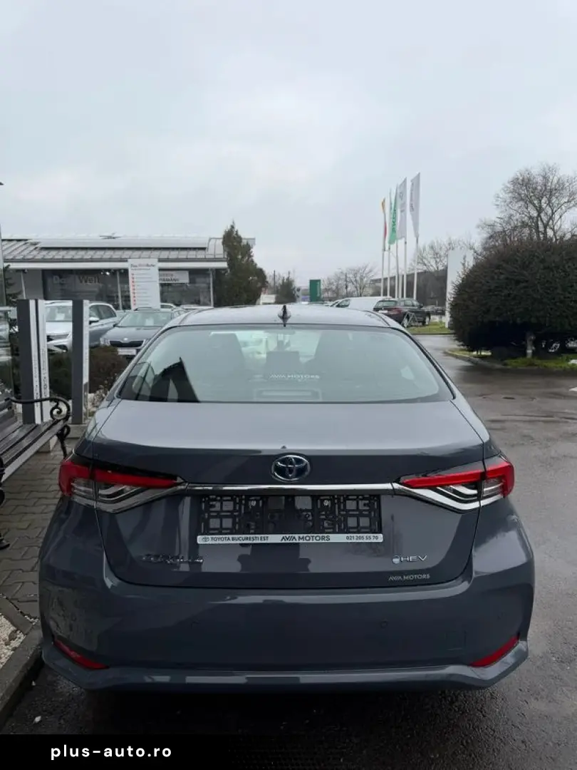 Toyota Corolla 4usi limuzina 1.8 Hybrid Business HSD E-CVT