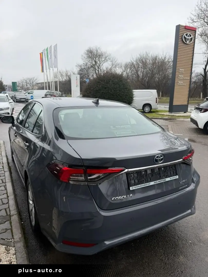 Toyota Corolla 4usi limuzina 1.8 Hybrid Business HSD E-CVT