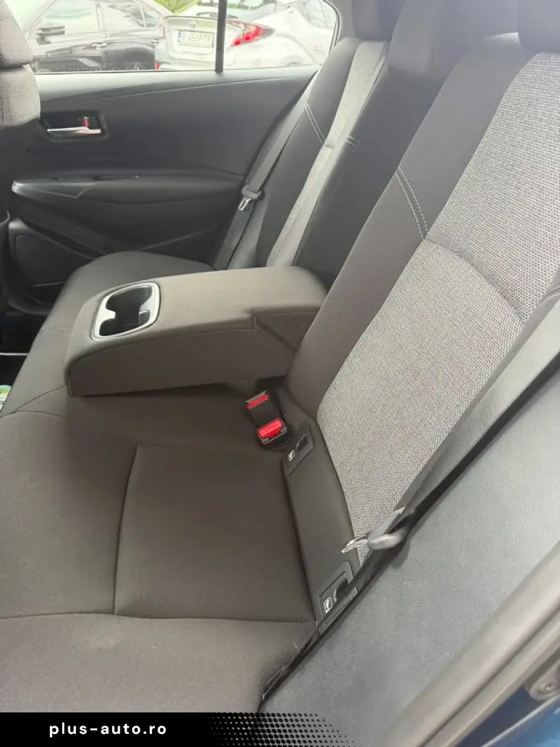 Toyota Corolla 4usi limuzina 1.8 Hybrid Dynamic HSD E-CVT