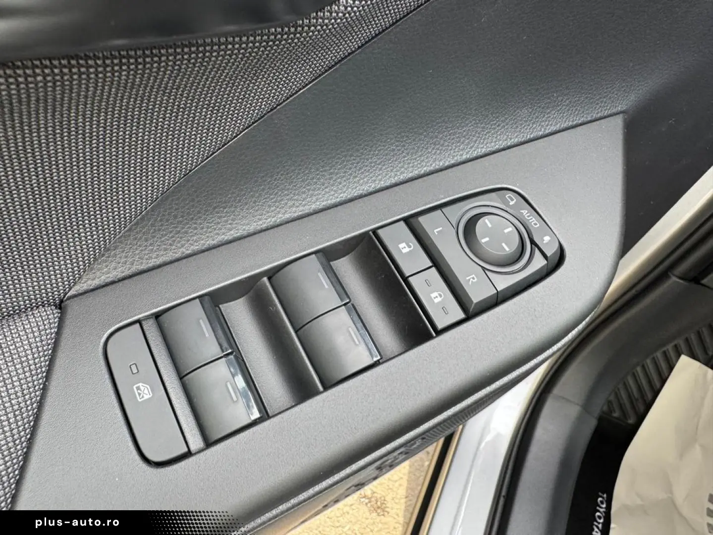 Toyota C-HR MY26 1.8 HEV FWD Dynamic