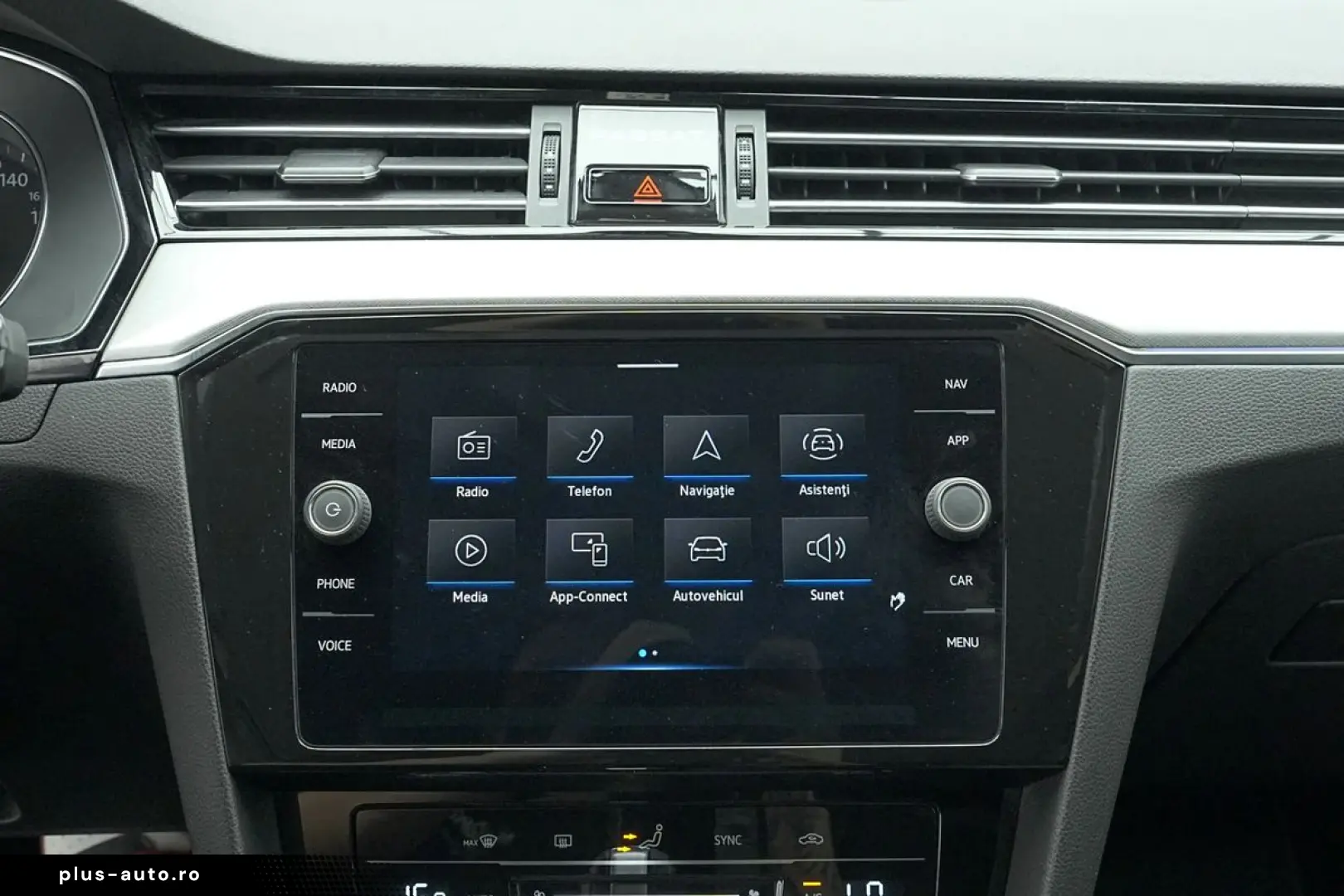 VOLKSWAGEN Passat 2022 — imagine 13