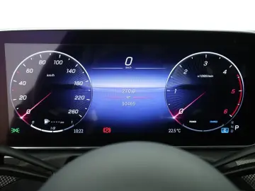 MERCEDES-BENZ C 220 d 4M AMG-Line Digital-Light Stan…