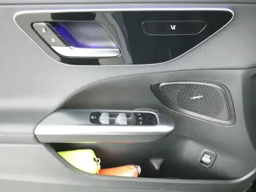 MERCEDES-BENZ C 220 d 4M AMG-Line Digital-Light Stan…
