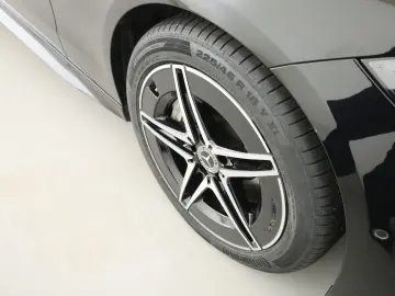 MERCEDES-BENZ C 220 d 4M AMG-Line Digital-Light Stan…