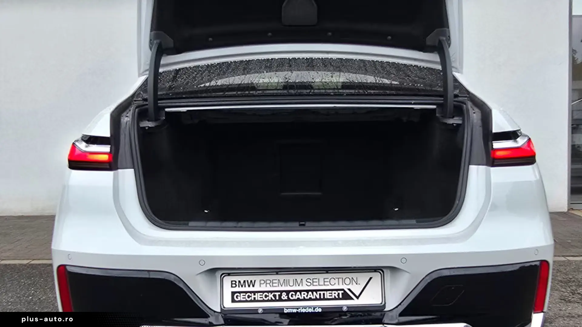 BMW 740d xDrive M Sport   Garantie BMW 24 luni