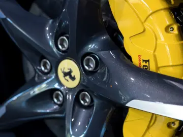 Ferrari Purosangue PUROSANGUE   MATRIX-LED