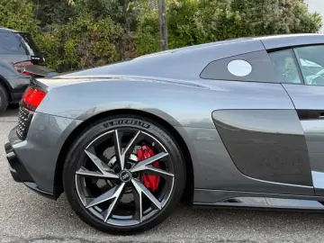 Audi R8 Coupe 5.2 FSI