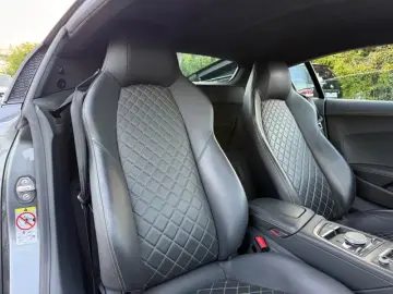 Audi R8 Coupe 5.2 FSI